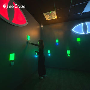 Jeu interactif de cache-cache, système de défi de cache-cache LED personnalisable pour les centres de divertissement - Product Image 6