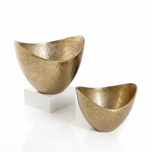 ชามสลัดโลหะดีไซน์พิเศษ ชามเสิร์ฟอาหาร ชุดอาหารบนโต๊ะอาหารสำหรับบ้าน โรงแรม ชามตั้งโต๊ะ งานแฮนด์เมด ตกแต่งด้วยทองเหลืองโบราณ - Product Image 6