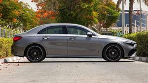 2025 mMerc-edess-bBenzz A 200 aAMGg abordable - Product Image 2