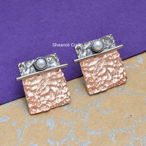 เครื่องประดับที่สวยงามต่างหูขัดเงาดีไซน์เนอร์มีสองโทนต่างหูรูปค้อนทองเหลืองมีสไตล์สำหรับเด็กผู้หญิงและผู้หญิงสำหรับงานแต่งงาน - Product Image 2