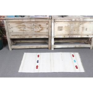 Tapis turc vintage, petit tapis de 1,7 x 3,2 pieds, tapis en laine blanc et rouge à carreaux - Product Image 2