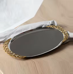 Plateaux de service en laiton artisanal en métal de luxe avec poignées accrocheuses pour décor d'événement de mariage - Product Image 1