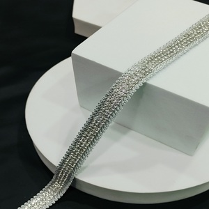 Bordure de dentelle de diamant faite à la main de luxe Jharkhand belle broderie avec des pierres brillantes tissu de qualité supérieure pour les vêtements de mariée - Product Image 2