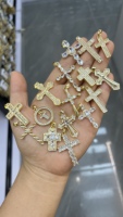 Pendentif Croix Chrétienne Personnalisé en Or 18K Pavé de Zircons, Médaille Vierge Marie, Breloque Plaqué Or, Collier Catholique, Vente en Gros