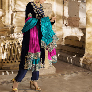 Vente en gros Meilleure vente Taille personnalisée femmes robe de soirée pakistanaise Prix raisonnable femmes robe de soirée pakistanaise - Product Image 3