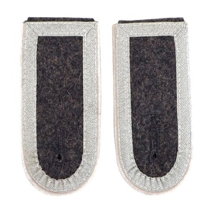 Épaulettes de cérémonie grises et blanches à bordure brodée Wallow Embroidery Works pour uniforme officiel OEM - Product Image 1
