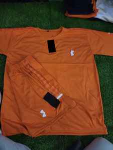 T-shirt en maille respirante personnalisable avec logo sur mesure, style urbain, coupe ajustée, méthodes d'impression sérigraphique et hydrographique, haut de gamme - Product Image 6