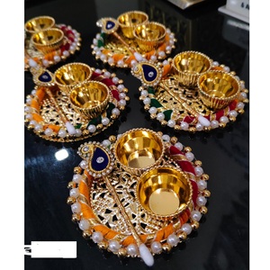 Plato Roli Chawal decorado hecho a mano con Tilak Stick hermoso para Diwali y decoración de boda Pooja diaria - Product Image 1