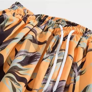 Short de plage pour hommes imprimé par sublimation personnalisé vente en gros OEM motif solide brodé de flamme conception écologique - Product Image 5