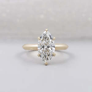 Anillo de Compromiso Solitario con Diamante de Corte Marquesa de 2 Quilates para Mujer, en Oro Amarillo con Engaste de 6 Puntas, Certificado IGI - Product Image 1