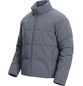 Blousons matelassés pour hommes de haute qualité, logo personnalisé, broderie, impression par sublimation, nouveau design, noir et blanc, fermeture éclair, teinture unie - Product Image 1