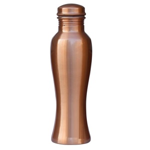Support healthy living with handcrafted copper <b>bottles</b> made from pure copper, offered in <b>bulk</b> for export. - Product Image 4
