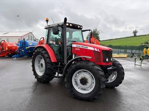 Tractor agrícola Massey Ferguson usado 4X4 Tractores con tracción en las 4 ruedas disponibles - Product Image 2