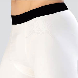 Precio razonable Pantalones cortos de compresión hechos a medida Pantalones cortos de compresión ligeros de color sólido para hombres - Product Image 6