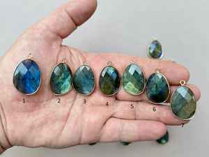 Collier pendentif labradorite à facettes plaqué or Vintagelike pierre précieuse grise naturelle avec de longs bijoux pour fiançailles - Product Image 5