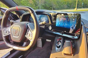 รถเชฟโรเลต คอร์เวทท์ Z06 คูเป้ 3LZ ปี 2024 มือสอง วิ่งประมาณ 2,400 ไมล์ เครื่องยนต์ LT6 V8 670 แรงม้า ส่วนใหญ่ยังไม่ได้ดัดแปลง - Product Image 2