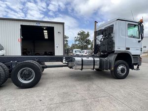 Camion Mercedes Actros 3341 6X6 2010 très propre - Product Image 2