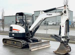 Mini-excavatrice E50 2019 de 5 tonnes sur chenilles avec pelle hydraulique et pelle à lame - Product Image 4