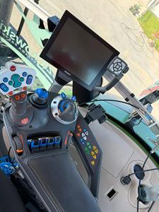 รถแทรกเตอร์ Fendt 1050 Vario คุณภาพสูง สภาพดี ใช้งานได้ทรงพลัง 45 แรงม้า ขับเคลื่อน 4 ล้อ พร้อมการรับประกันเครื่องยนต์ 3 ปี สีเขียวเข้ม - Product Image 5