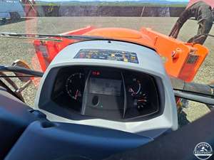 2022 Kubota Tractor de carga frontal con cargador frontal LA185 - Product Image 5
