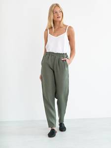 Pantalon fuselé en lin gris élégant Pantalon taille haute personnalisé avec 2 poches Tenue de printemps pour femme par les fabricants de vêtements - Product Image 3