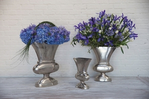Grande urne à fleurs en métal argenté Urne à fleurs décorative de table en métal aluminium pour maison Salon Urne faite à la main imprimée sur mesure à vendre - Product Image 2