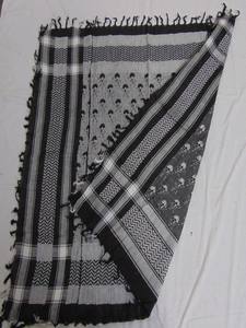 ผ้าเชมาเก้นของผู้ชายแบบดั้งเดิมผ้าพันคอถักลายแบบเคฟฟิเยชผ้าอาหรับสำหรับฤดูร้อนผ้าพันคอทรงสี่เหลี่ยมลายกระดูกและกระโหลก - Product Image 3