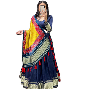 El último diseñador de seda Gaji pura con borlas con Bandhani impreso Lehenga Choli por Fab Zone - Product Image 1