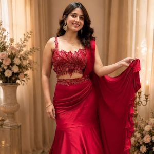 Entra a cada ocasión con una elegancia real en este magnífico Lehenga Saree de diseñador. Una combinación perfecta de encanto tradicional. - Product Image 1