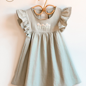 Vestido de lino suave bordado a mano para niñas, estilo informal para el primer cumpleaños de niños pequeños, OEM hecho en Vietnam - Product Image 3