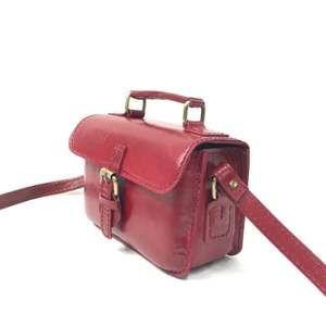 Petite sacoche structurée faite à la main en cuir rouge vin à la mode élégante avec doublure en coton artisanal de qualité supérieure Indonésie - Product Image 4