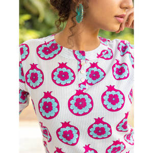 Top bohème chic en lin brodé pour femmes - Coupe ample, col asymétrique à volants longs - Product Image 3