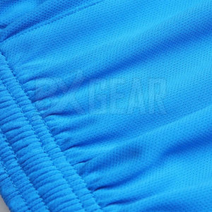 Ensemble de maillots et de shorts de football légers en matériau évacuant la sueur avec coutures renforcées pour une durabilité accrue - Product Image 6