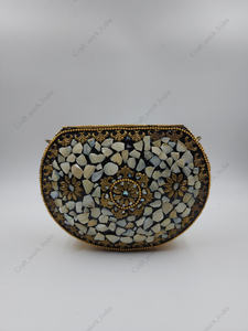 Sac à main de soirée semi-circulaire en mosaïque fait main de luxe avec motif floral, incrustation de pierres, travail de broderie, sac à main pour femmes pour les fêtes et les mariages - Product Image 4