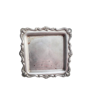 Plateau de service ovale de qualité supérieure en argent plaqué argent, orné de motifs floraux gravés, avec deux poignées, pour servir des collations lors d'événements et à la maison - Product Image 5