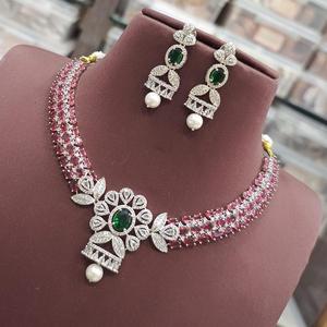 Collier de luxe glamour en zircon argenté de haute qualité avec boucles d'oreilles pour mariage, fiançailles, fête pour femmes - Product Image 1