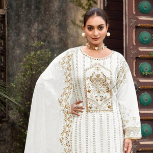 Luxueux hiver Shalwar Kameez lourd Khatli travail brodé Organza correspondant Dupatta Viscose Santoon bas Regal Look fête - Product Image 1