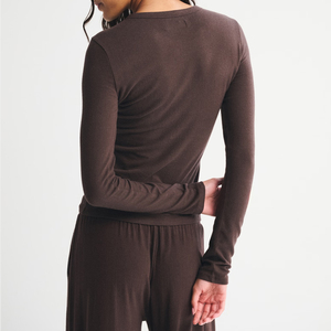 Set <span class=keywords><strong>Pigiama</strong></span> <span class=keywords><strong>Donna</strong></span> in <span class=keywords><strong>Cotone</strong></span> di Bambù a Maniche Lunghe, Maglietta e Pantaloni, Abbigliamento da Notte Organico Personalizzato - Product Image 6