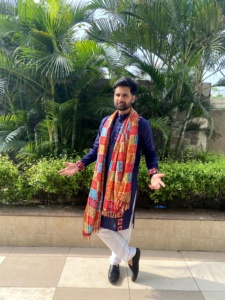 Tradicional Navratri Work and Print Dupatta Collection Kurta para hombre hecho de algodón pesado y seda para adultos - Product Image 4