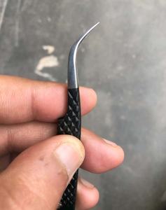 Pince à cils noire à 90 degrés emballage Marque privée Extensions de cils en acier inoxydable Pince à épiler à pointe en fibre Pince à cils personnalisée - Product Image 4