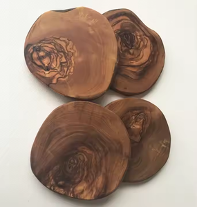 Sous-verres en noyer Fourniture en gros de sous-verres en bois naturel modernes fabriqués à la main par Crescent Crafts - Product Image 2