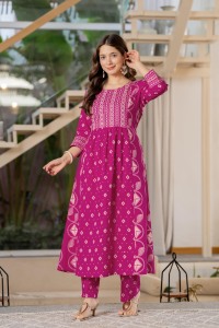 Conjunto de pantalón y kurta de algodón con estampado Ikat en amarillo mostaza para mujer – Ropa informal étnica tradicional estilo indio - Product Image 2