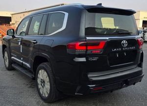 โตโยต้า แลนด์ครุยเซอร์ ดีเซล วีเอ็กซ์อาร์ ปี 2025 เกียร์อัตโนมัติ เครื่องยนต์เทอร์โบ ขนาดยาง R20 เบาะหนัง พวงมาลัยซ้าย ภายในสีเข้ม - Product Image 3