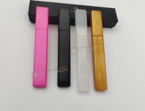 Emballage de tube en plastique personnalisé le plus vendu pour pince à épiler à cils mallette de rangement de pince à épiler légère avec logo personnalisé - Product Image 2