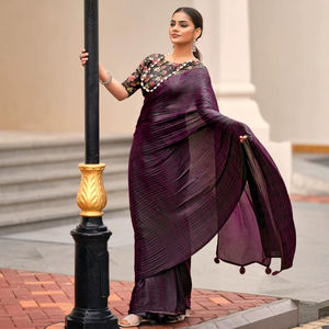 Beau sari en soie douce de style traditionnel avec broderie de créateur pour mariage et fête indiens et pakistanais - Product Image 1