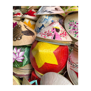 Chapeau conique conçu à partir de feuilles de palmier avec support intérieur en bambou pour les événements culturels et l'affichage au détail, fabriqué au Vietnam - Product Image 5