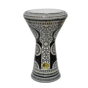 Gawharet El Fan, Darbuka de 17.5 Pulgadas, Carcasa de Aluminio Negra, Diseño Clásico Oriental Hecho a Mano, Diseño de Mosaico para Incrustaciones - Product Image 3