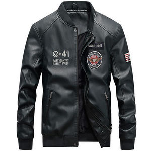 Veste en cuir PU polyvalente pour hommes avec col de baseball et lettres brodées Style délavé Doudoune - Product Image 4