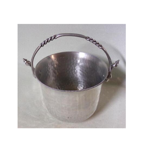 Tina de hielo martillado con asas Diseño atractivo Cubo de hielo de forma redonda para uso doméstico a un costo razonable - Product Image 2