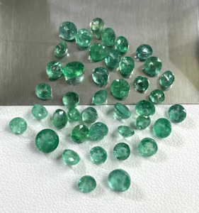 Esmeralda Zambiana 100% Natural, Corte Redondo, Color Verde Claro, 3.5-5.0mm, Gema Suelta de Alta Calidad para Joyería al Mejor Precio - Product Image 4